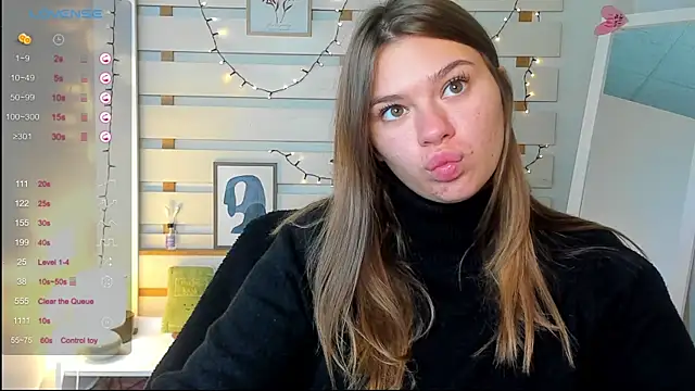 Josephine Kiss online show from October 3, 2025, 12:28 pm