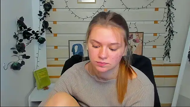 Josephine Kiss online show from May 3, 2026, 1:15 pm