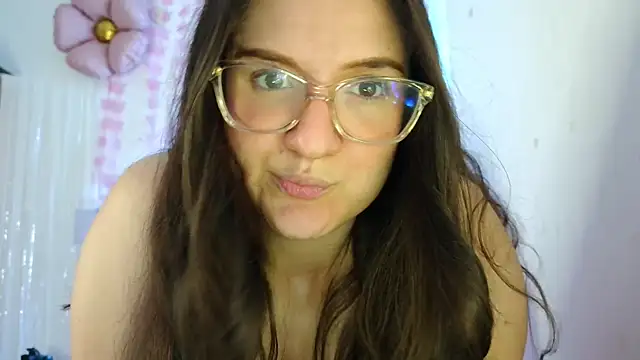 livgomez online show from September 14, 2025, 3:01 pm