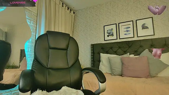 sussy  stone online show from December 7, 2024, 12:40 pm