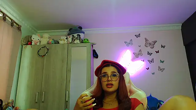 caroline jonson online show from April 30, 2026, 2:46 pm