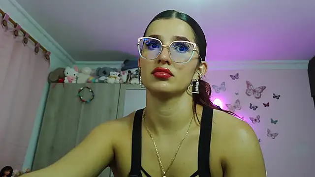 caroline jonson online show from July 4, 2026, 10:47 pm