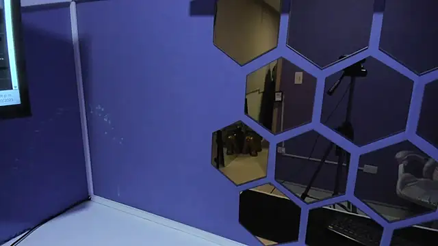 Danna 777  online show from October 4, 2025, 1:07 am