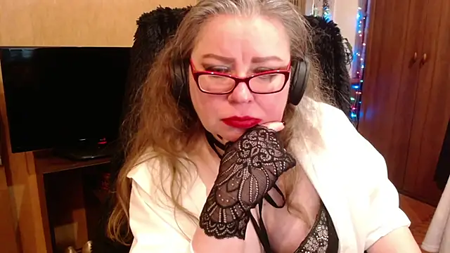 Miss Tress online show from February 2, 2025, 11:32 pm