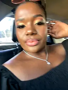 Snapshot of NissyxSawee chatting on October 19, 2025, 1:25 pm NissyxSawee online show from October 19, 2025, 1:25 pm