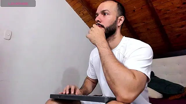 Tom Bailey online show from February 10, 2026, 12:37 pm