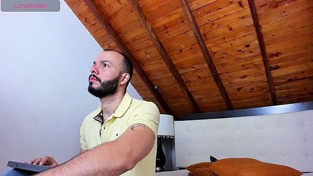 Tom Bailey online show from September 28, 2025, 12:12 pm