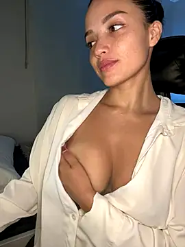 MisFrekcles  online show from October 2, 2025, 6:28 am