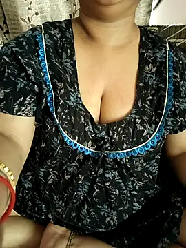 cuteyqueen online show from March 18, 2026, 3:31 am