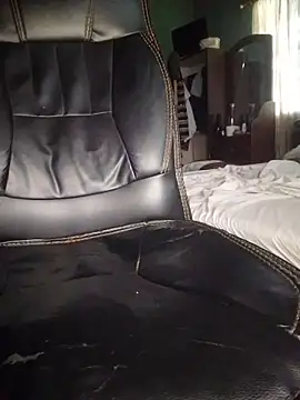 Naughty Ratty online show from December 18, 2025, 2:54 pm