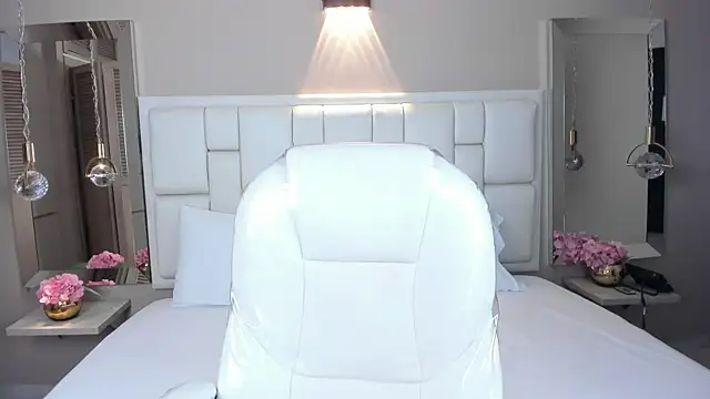 JessyEvans online show from November 19, 2025, 7:36 pm