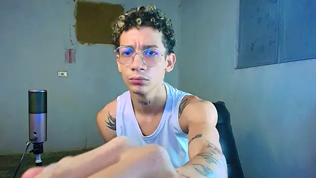 mateodeamjo online show from February 26, 2026, 5:40 am