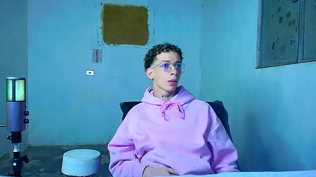 mateodeamjo online show from March 4, 2026, 1:24 am