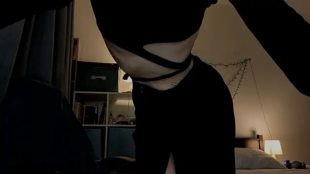 amber quell here online show from October 19, 2025, 2:20 pm