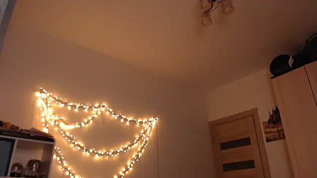 amber quell here online show from March 6, 2025, 6:16 pm