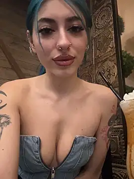 AriaVoss online show from November 22, 2025, 3:11 pm