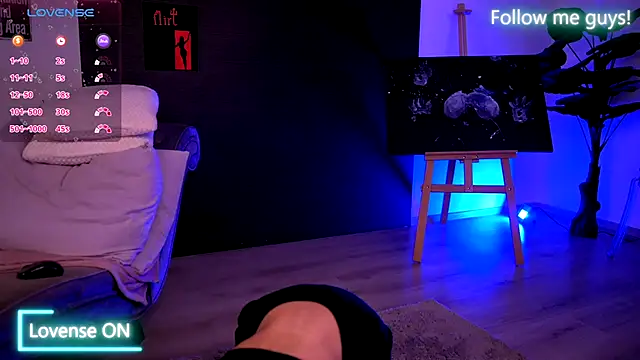 AriaVoss online show from October 4, 2025, 7:59 pm