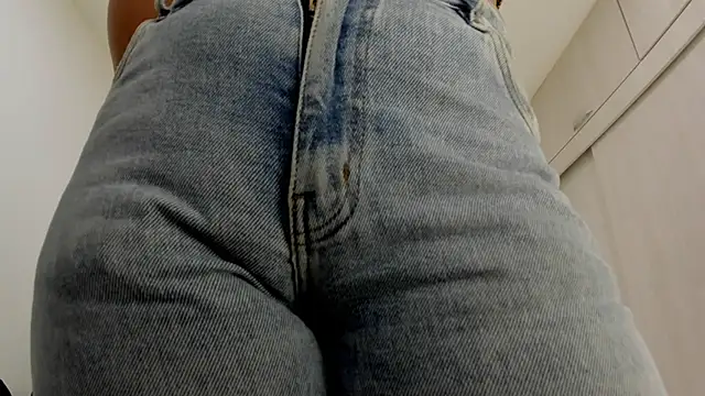 Snapshot of Amelia_Debora_Antonella chatting on March 5, 2026, 1:51 pm Amelia Debora Antonella online show from March 5, 2026, 1:51 pm