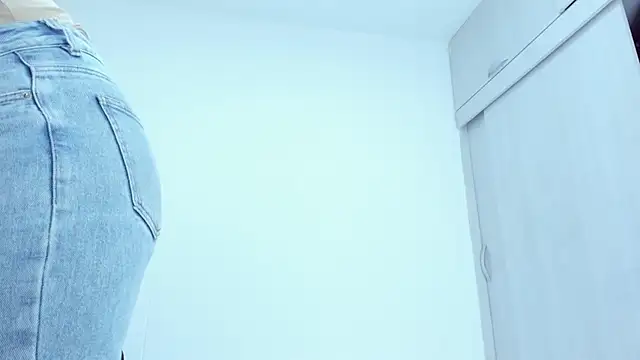 Snapshot of Amelia_Debora_Antonella chatting on February 12, 2026, 1:44 pm Amelia Debora Antonella online show from February 12, 2026, 1:44 pm