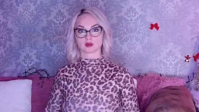 EllianaReese online show from January 18, 2026, 2:09 pm