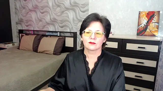 VitaCharm online show from March 19, 2025, 7:49 pm