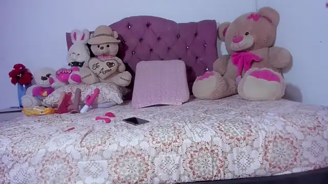 Snapshot of Dana_Jeins chatting on February 12, 2026, 1:00 pm Dana Jeins online show from February 12, 2026, 1:00 pm