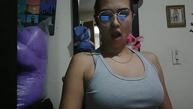 trianabell online show from April 21, 2026, 2:36 am
