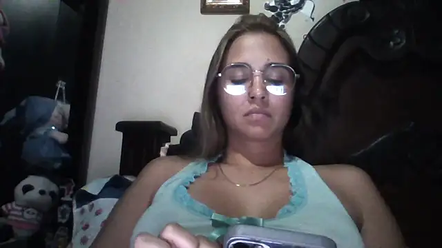 trianabell online show from October 14, 2025, 1:39 am