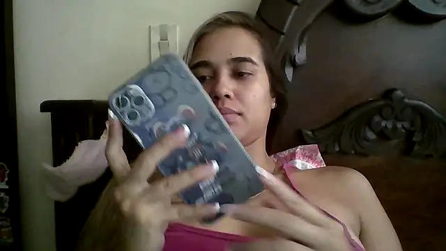 trianabell online show from September 27, 2025, 3:29 pm