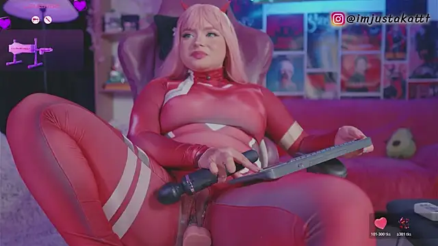 sensualkattt online show from January 17, 2026, 2:04 am