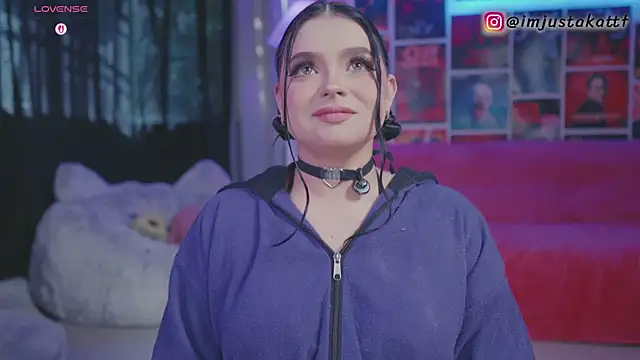 Snapshot of sensualkattt chatting on March 16, 2026, 2:21 pm sensualkattt online show from March 16, 2026, 2:21 pm