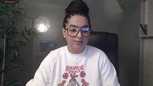 BustyAllyy online show from October 5, 2025, 1:13 pm