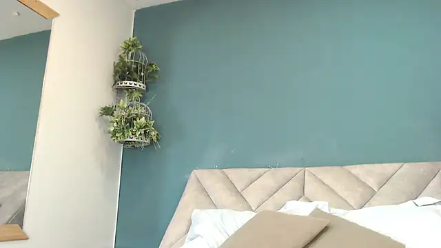 SharisWillian online show from July 8, 2026, 4:02 am