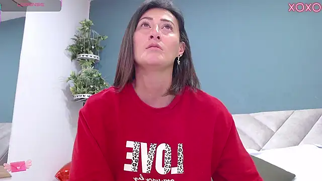 SharisWillian online show from September 9, 2025, 4:00 am