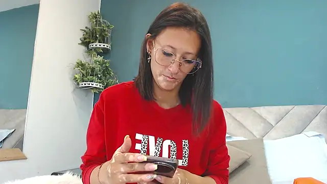 SharisWillian online show from June 12, 2026, 3:48 am