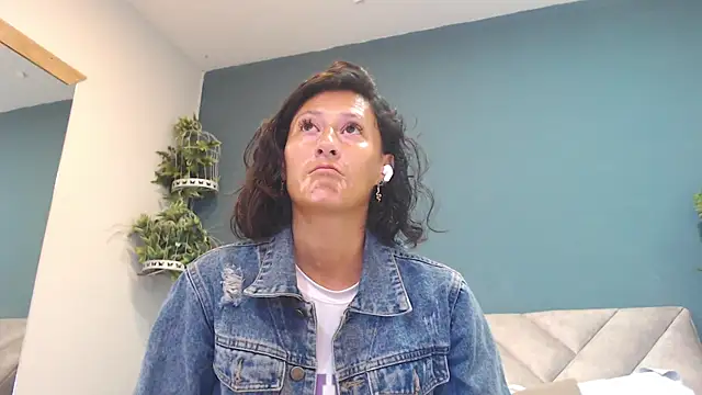 SharisWillian online show from April 30, 2026, 3:46 am