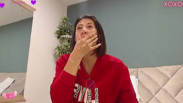 SharisWillian online show from September 24, 2025, 3:57 am