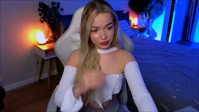 Lily Yin online show from May 1, 2026, 5:45 am