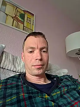 Schnubby1 online show from May 8, 2026, 9:24 am