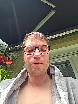 Schnubby1 online show from April 27, 2026, 12:36 pm