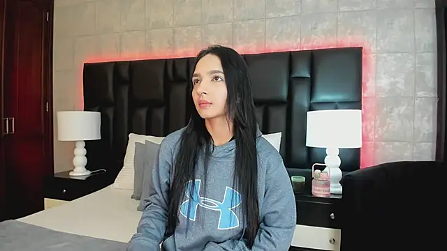 MiaSweeths online show from February 6, 2025, 11:31 am