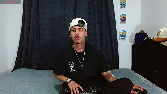 Bastiaan 28 online show from November 6, 2025, 3:43 am