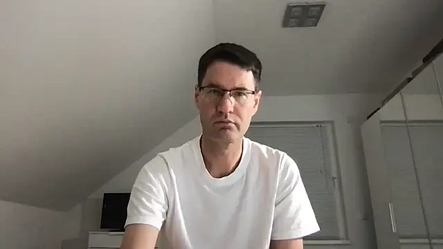 zxzx cam1 online show from December 15, 2024, 9:53 pm