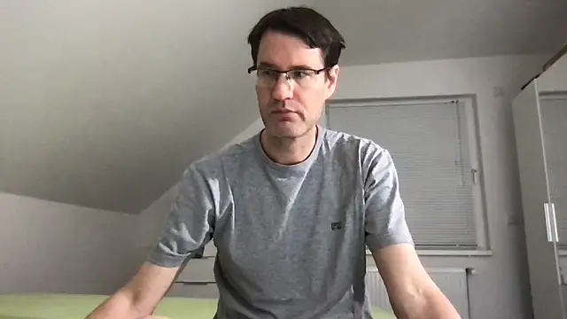 zxzx cam1 online show from October 11, 2025, 5:25 pm