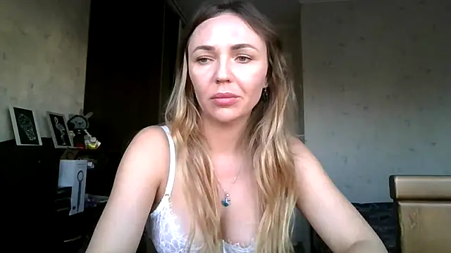 AngelinaLove28 online show from November 14, 2025, 6:50 am