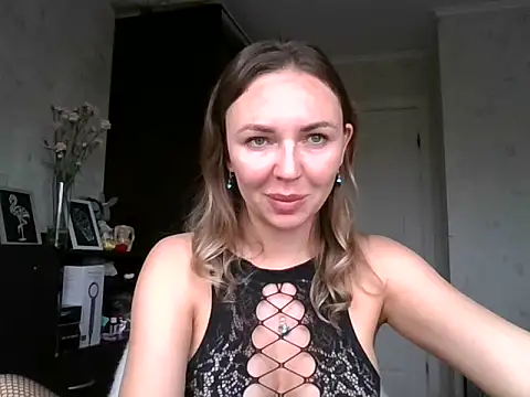 AngelinaLove28 online show from October 13, 2025, 6:26 am