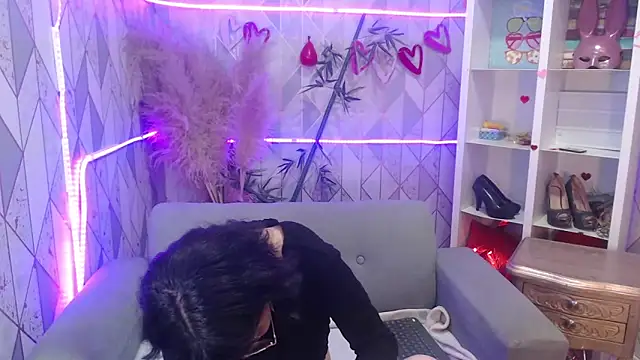 charlottemoonxz online show from September 17, 2025, 6:54 pm