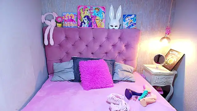 Snapshot of charlottemoonxz chatting on February 26, 2026, 6:52 pm charlottemoonxz online show from February 26, 2026, 6:52 pm