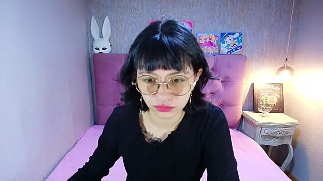 charlottemoonxz online show from June 17, 2026, 5:12 pm