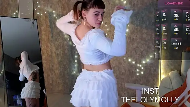 LolyMolli online show from October 18, 2025, 10:06 am